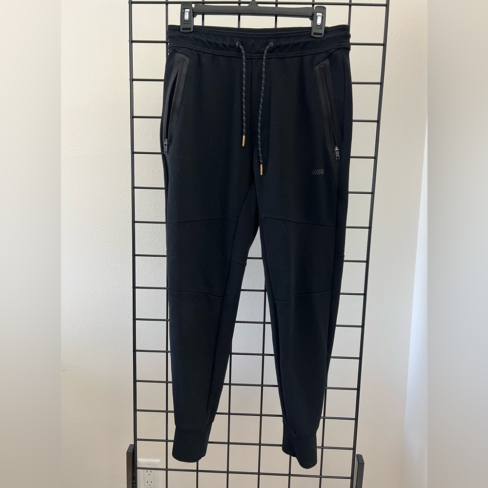 Men’s American Eagle joggers, size S